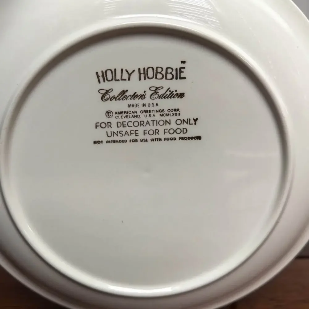 Vintage Holly Hobbie Style Friendship Plate “Friends Need No Special Invitation”